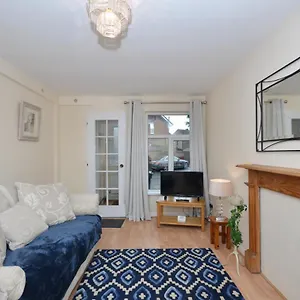 Apartment Bright Stylish 2 Bedroom Garden South Close To Everything, Belfast